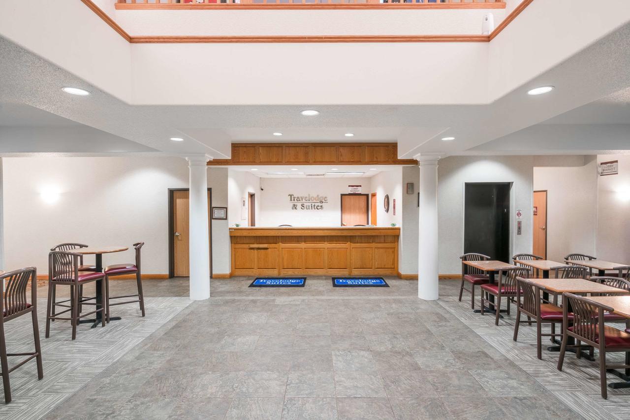 Travelodge & Suites By Wyndham Fargo/Moorhead מראה חיצוני תמונה