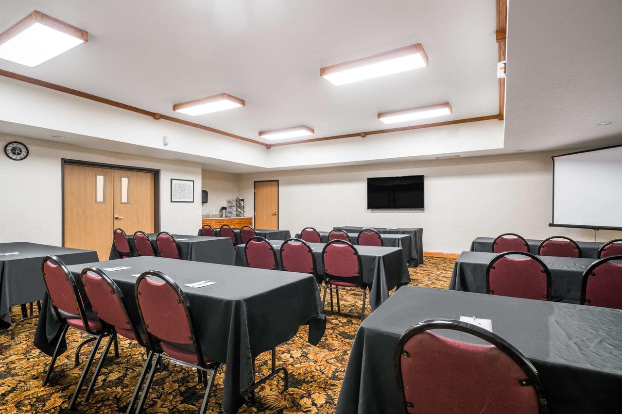 Travelodge & Suites By Wyndham Fargo/Moorhead מראה חיצוני תמונה