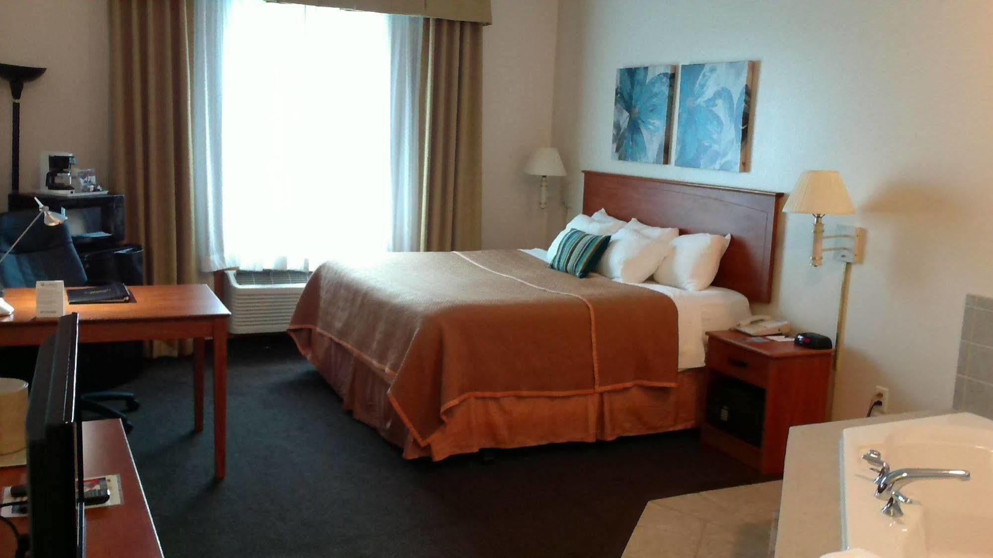 Travelodge & Suites By Wyndham Fargo/Moorhead מראה חיצוני תמונה